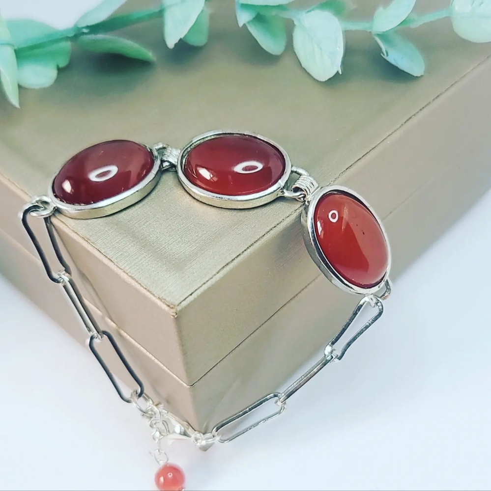 Red agate bracelet